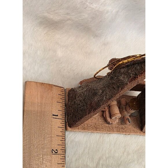 Vintage Primitive Wooden Nativity Creche Manger Christmas Ornament - Picture 10 of 10